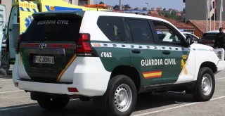 Guardia Civil y ambulancia